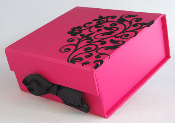 Fuchsia Pink & Black Velvet Gift Box