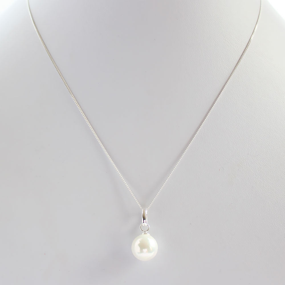Oceania White Shell Pearl Pendant