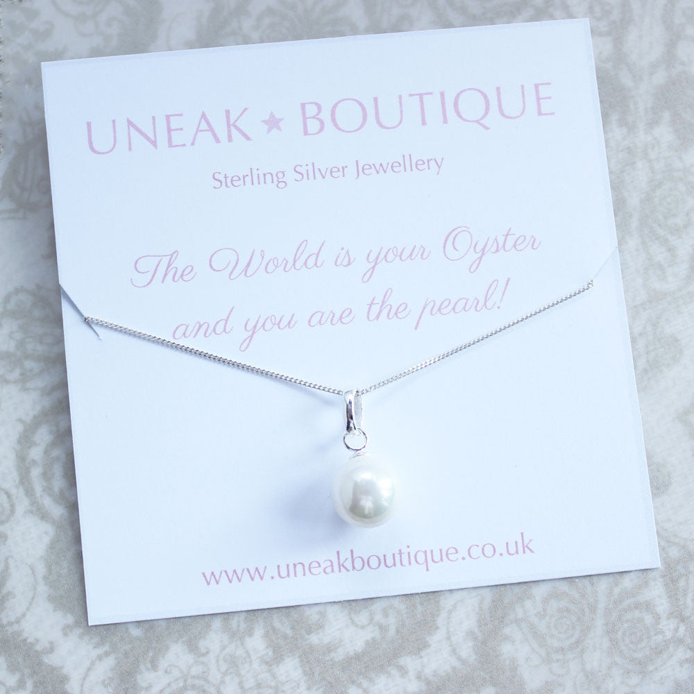 Oceania White Shell Pearl Pendant
