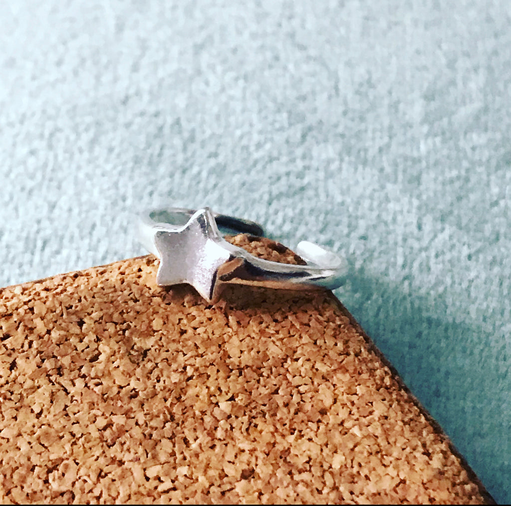 Cassie Single Star Toe Ring