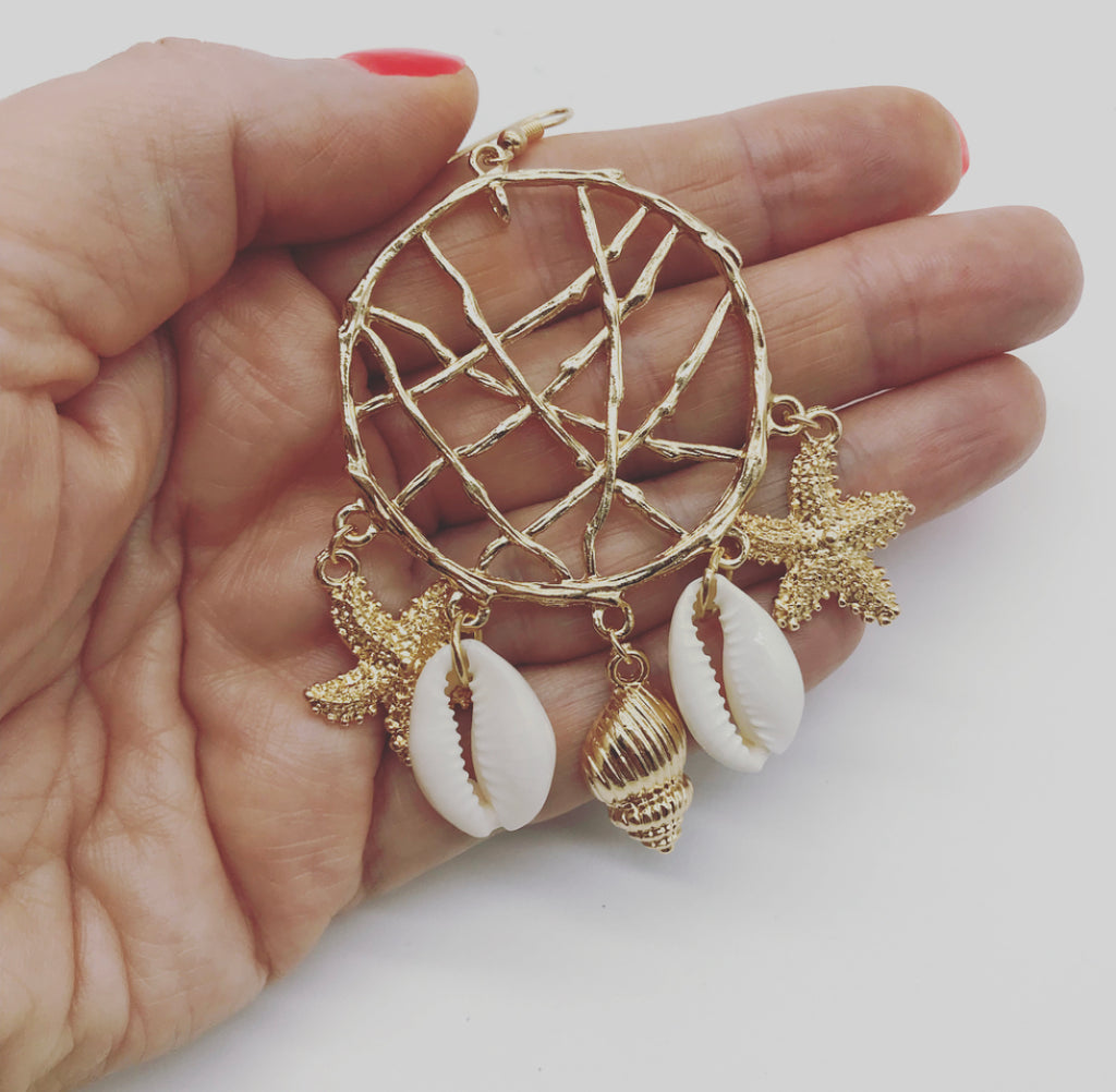 Beachy Shore Shell Earrings